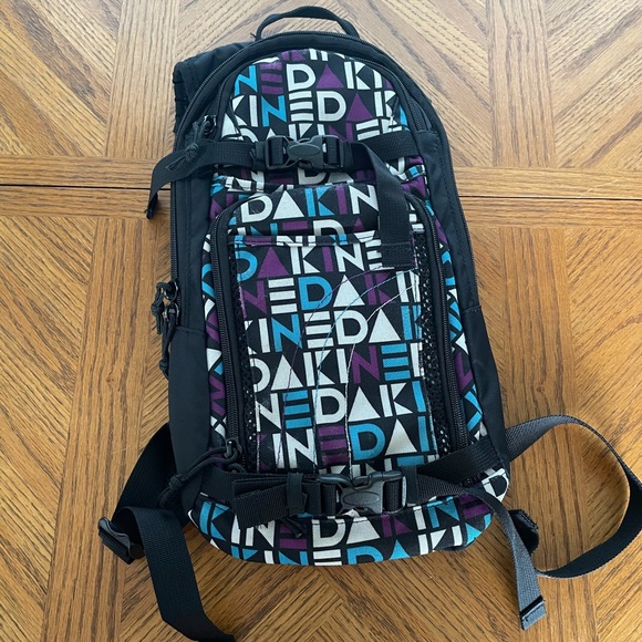 DAKINE Women’s Drafter Hydration Pack - Picture 1 of 5